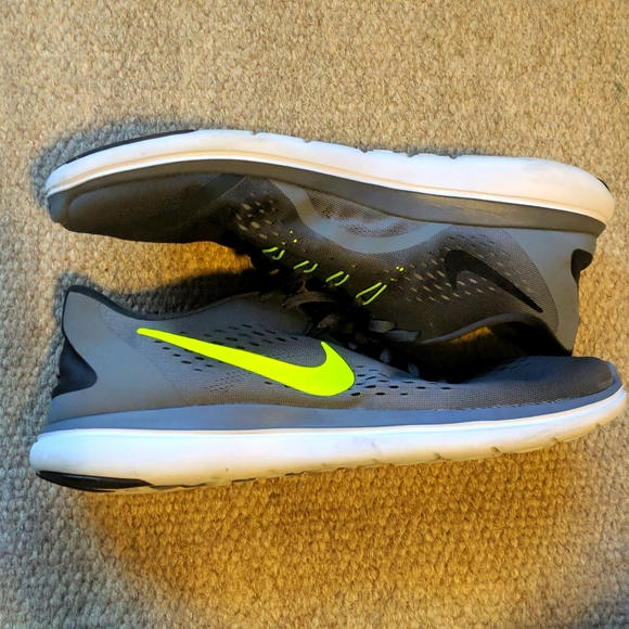 Nike men's  Flex 2017 RuN Cool Grey Volt yellow 898457-007 size 12 - Picture 2 of 8